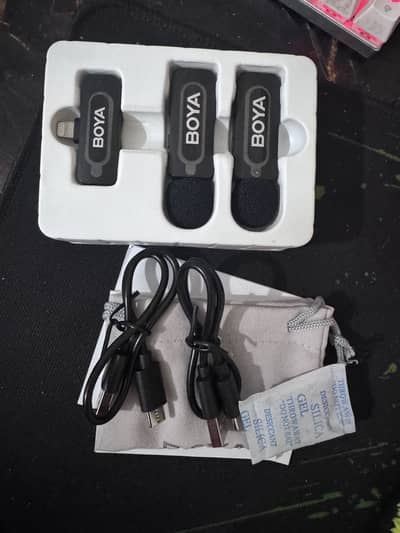 BOYA BY-V2 Lightning connection