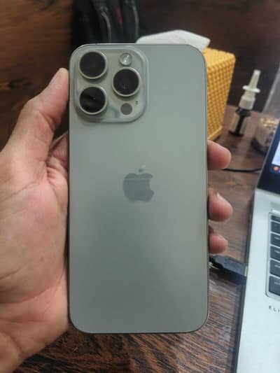 Apple iPhone 15 Pro Max Non pta 256gb with box