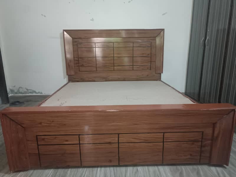 Full King Size bed 0