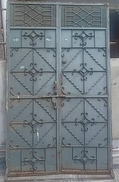used iron main gate double door decorative design urgent sale