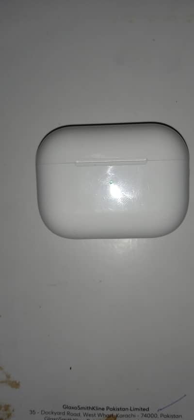 Wireless Bluetooth Earbuds With Charging Case – Excellent Condition