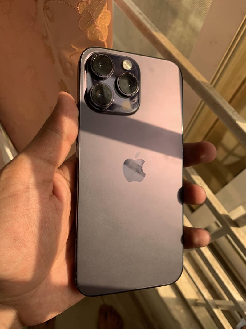 Apple iPhone 14 Pro Max 0