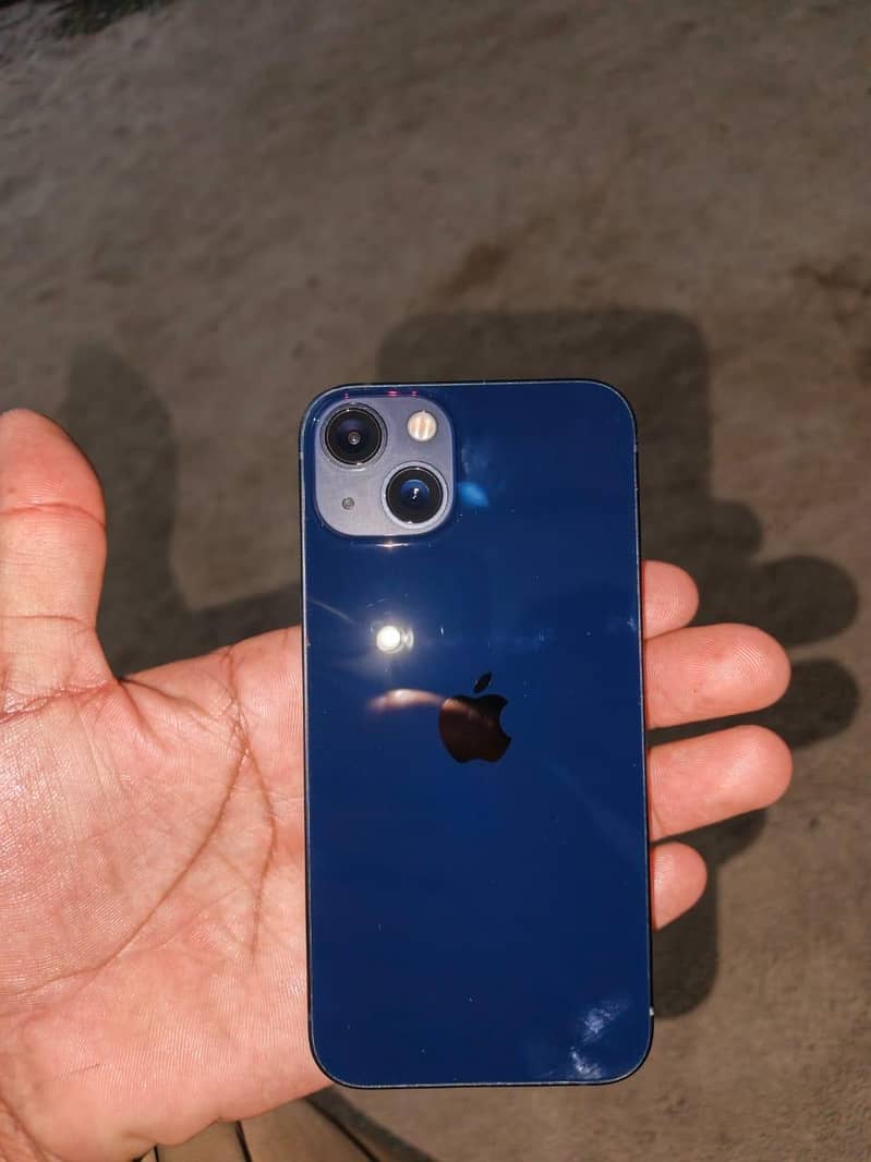 Apple iPhone 13 2