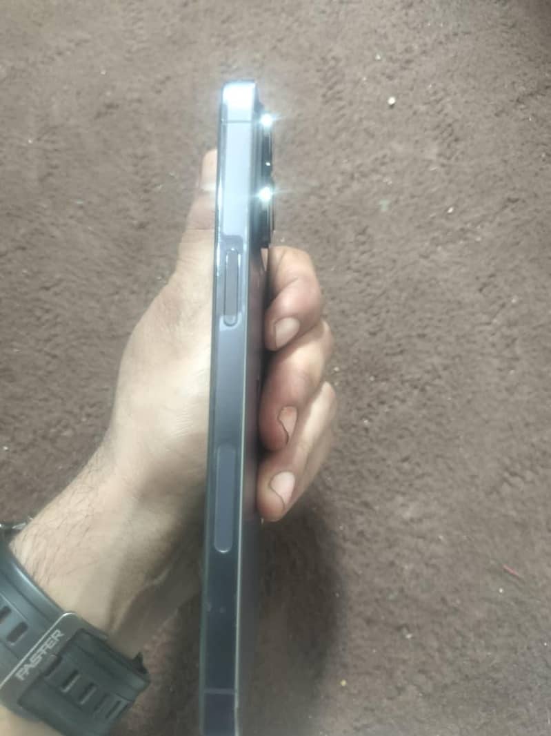 Apple iPhone 14 Pro Max 6