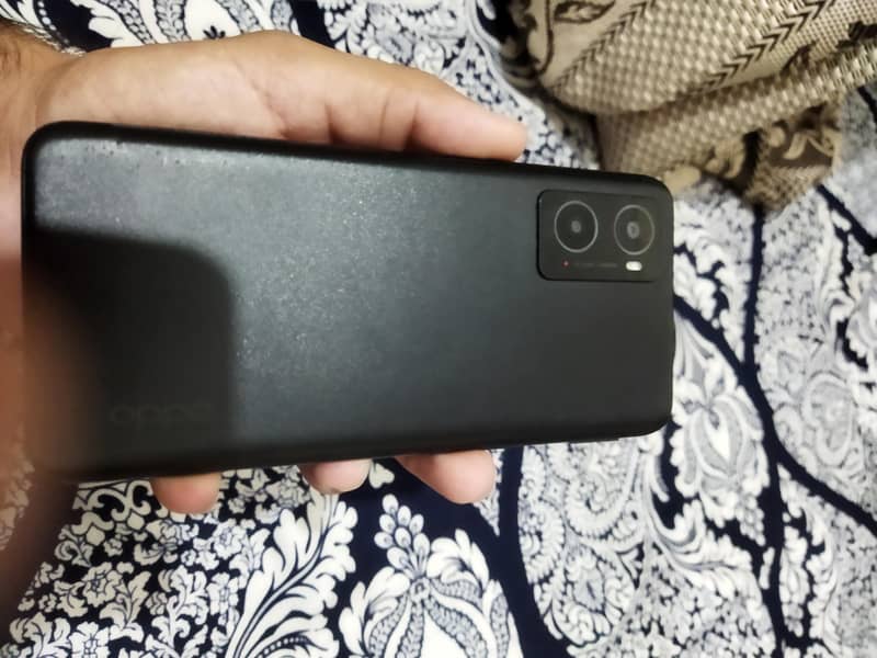 OPPO A76 0