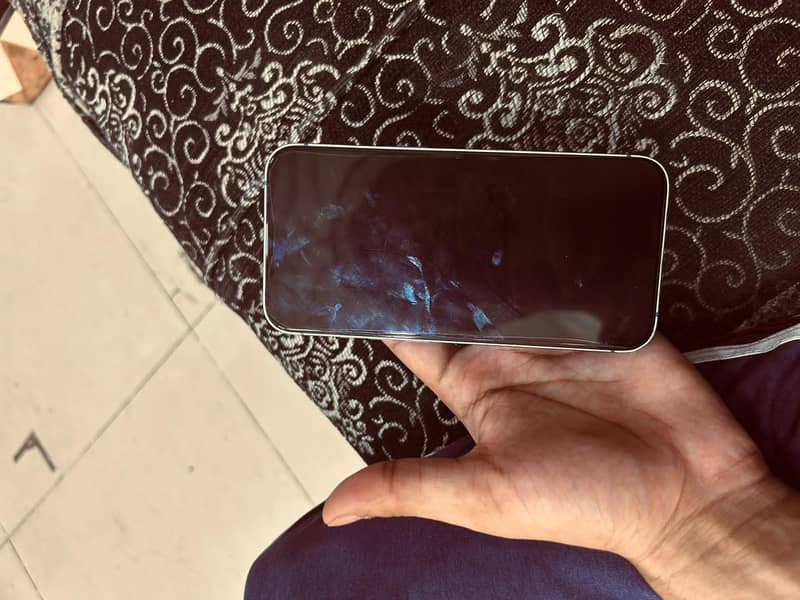 Apple iPhone 13 7