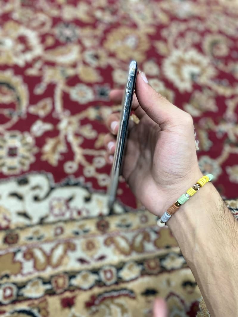 Apple iPhone X 6