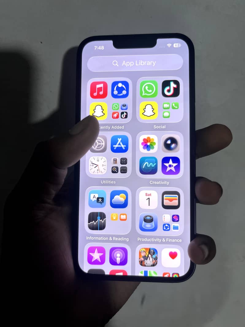 Apple iPhone 13 4