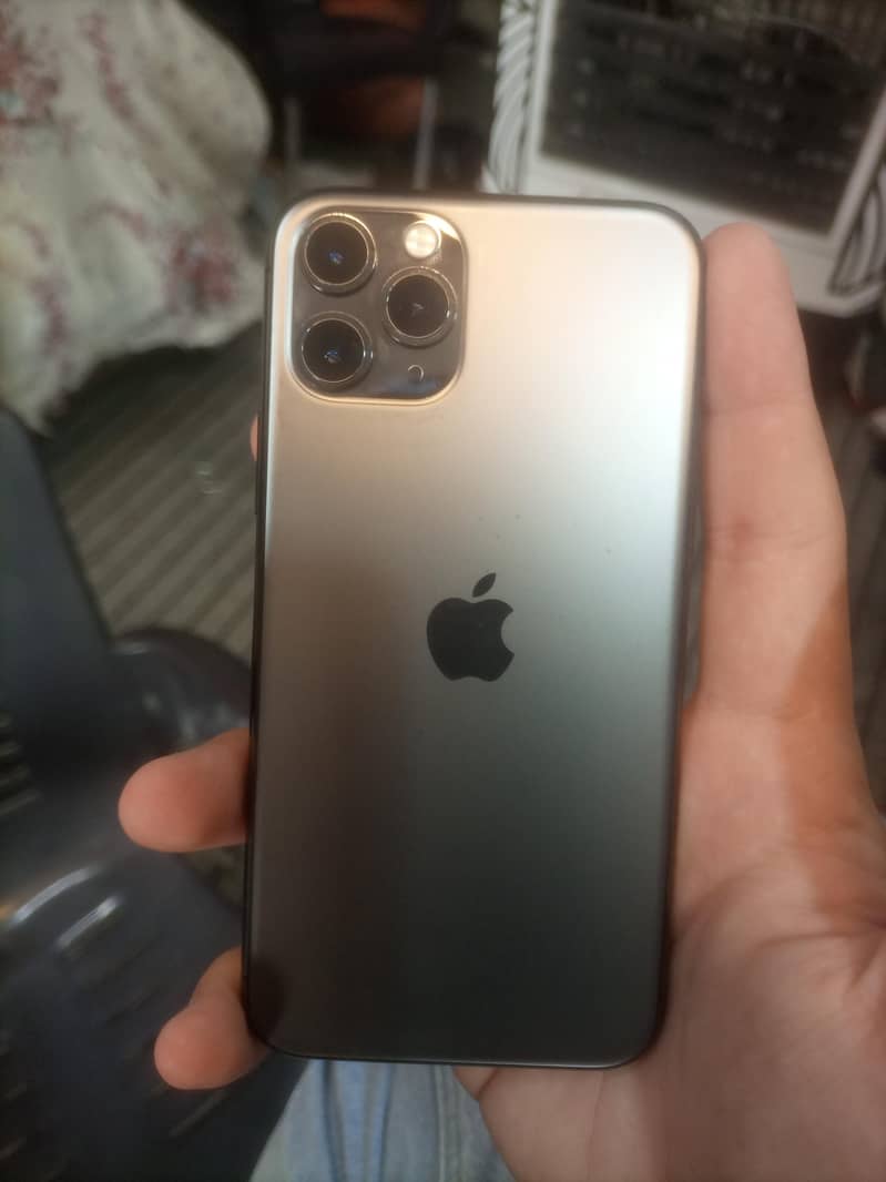 Apple iPhone 11 Pro 2