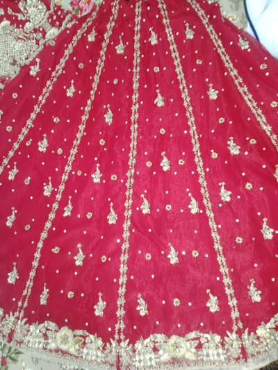 Bridal lehenga set only 4/5 hour's use for sale