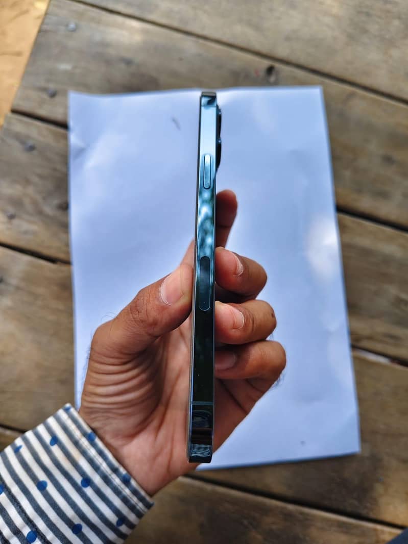 Apple iPhone 12 Pro Max 3