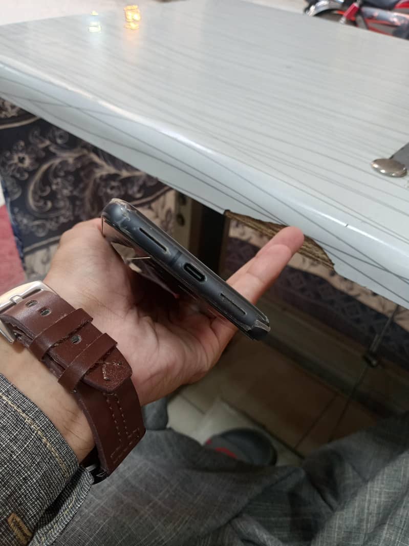 Google Pixel 8 4