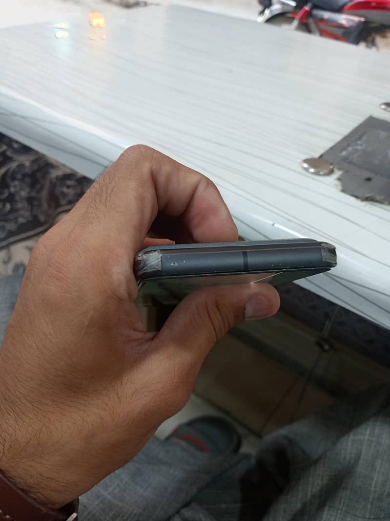 Google Pixel 8 5