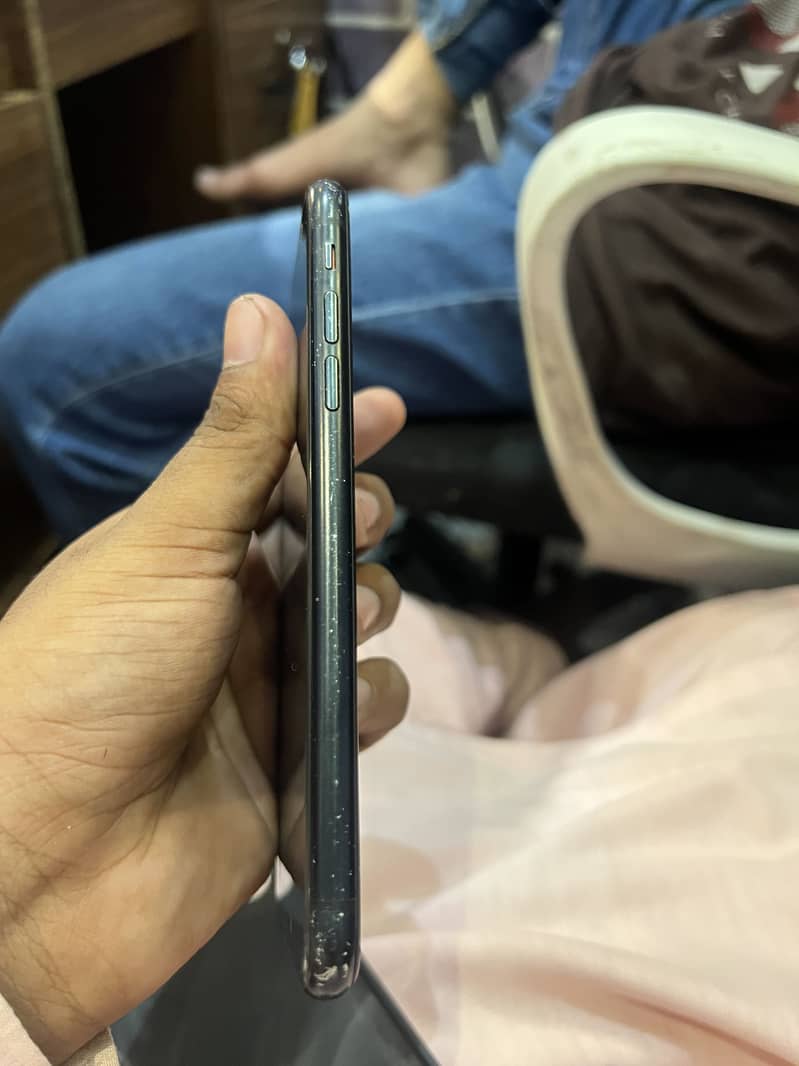 Apple iPhone XR 1