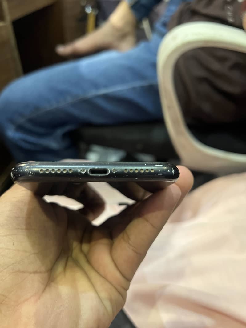 Apple iPhone XR 5