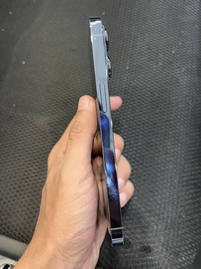 Apple iPhone 13 Pro 1