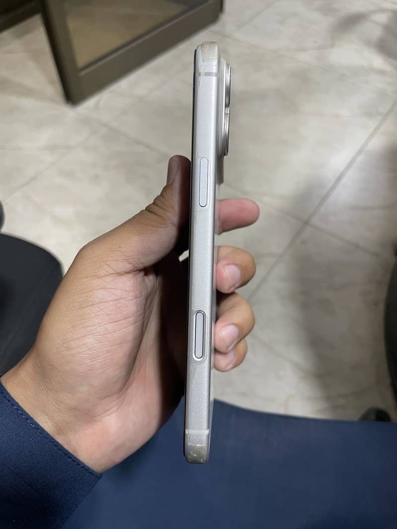 Apple iPhone 17 Pro Max 1