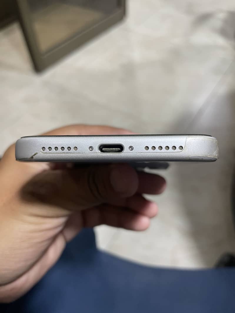 Apple iPhone 17 Pro Max 4