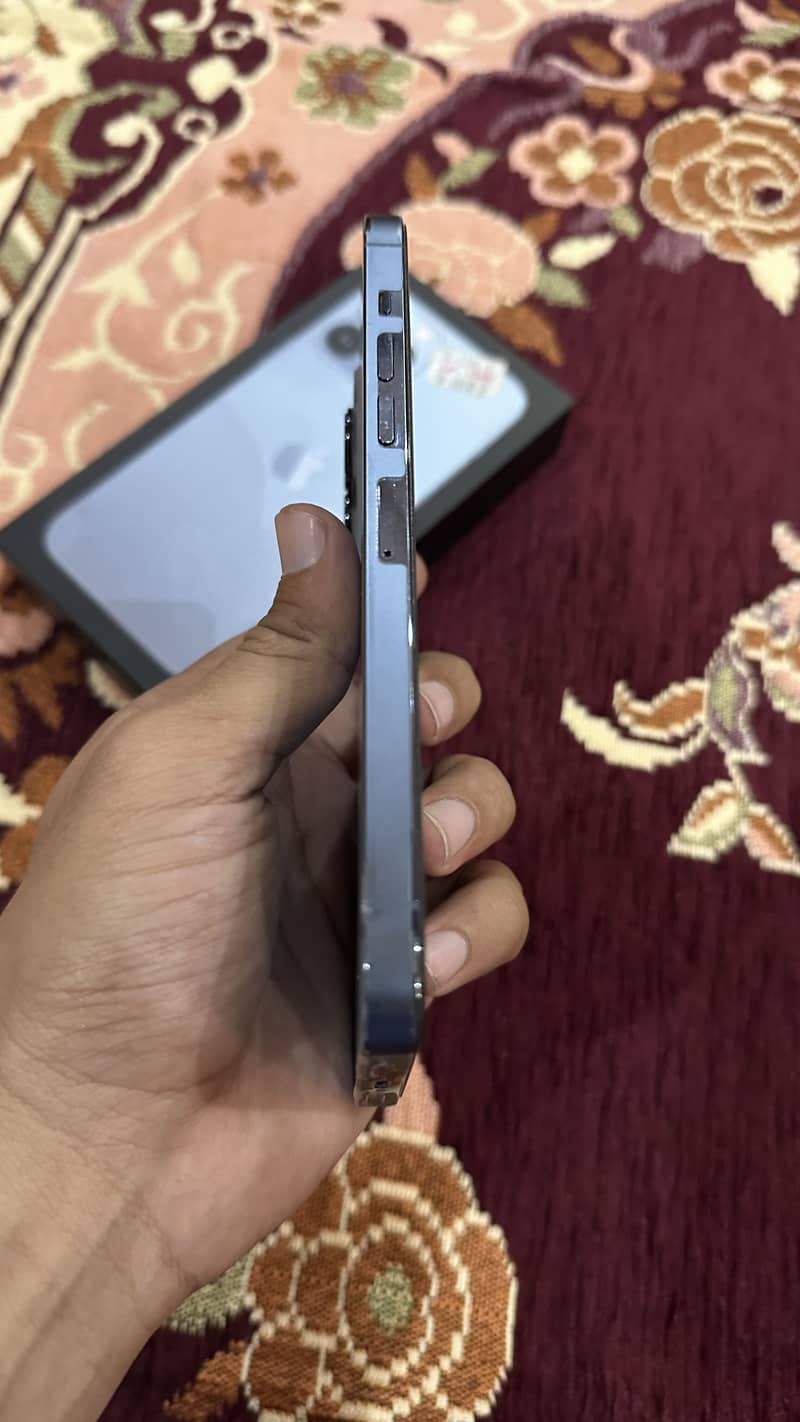 Apple iPhone 13 Pro Max 4