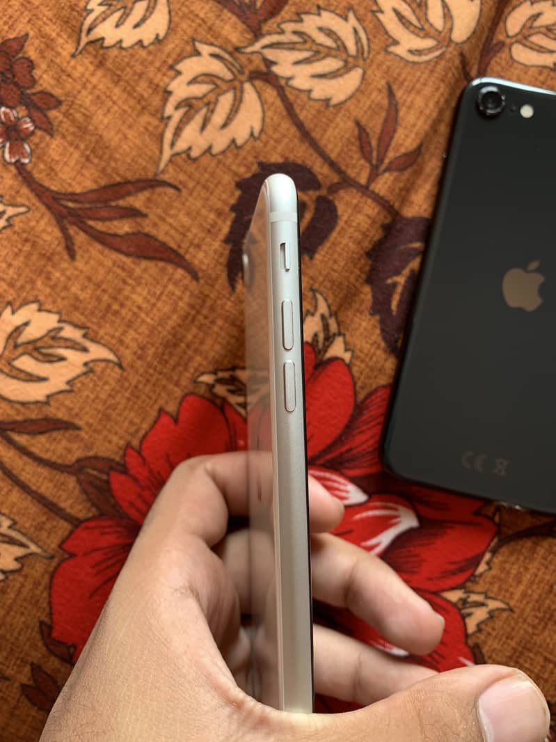 Apple iPhone SE 4