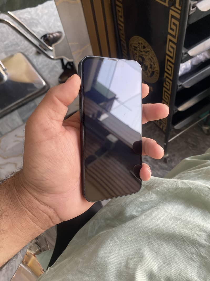 Apple iPhone 13 2