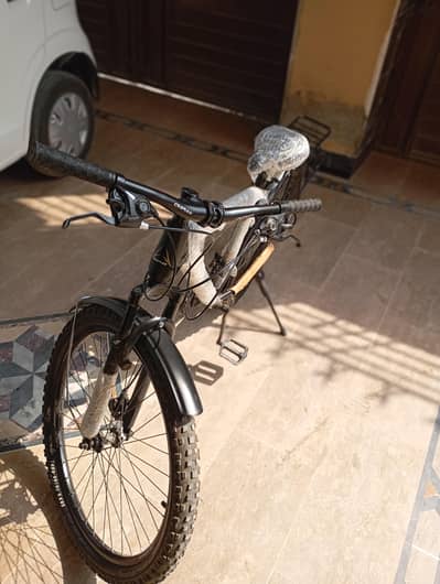 caspian bycycle shimano gears dual diskbreak front suspention