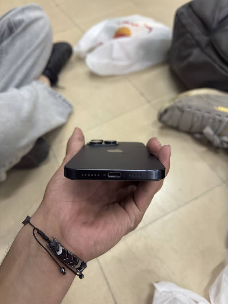 Apple iPhone 15 Pro Max 3