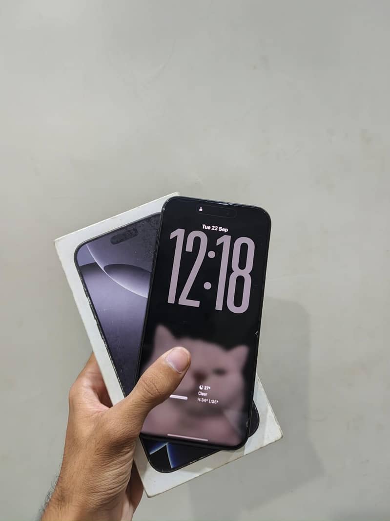 Apple iPhone 15 Pro Max 0