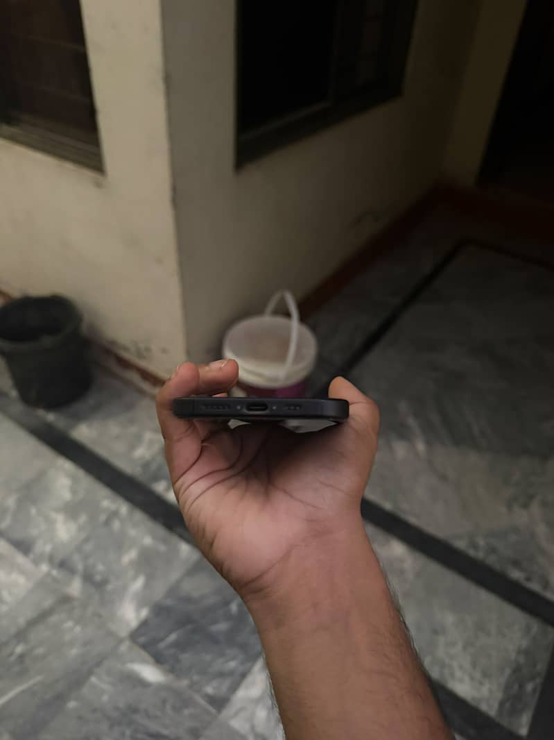 IPHONE 16 6