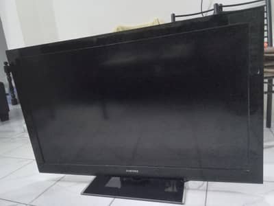LCD TV FOR SALE