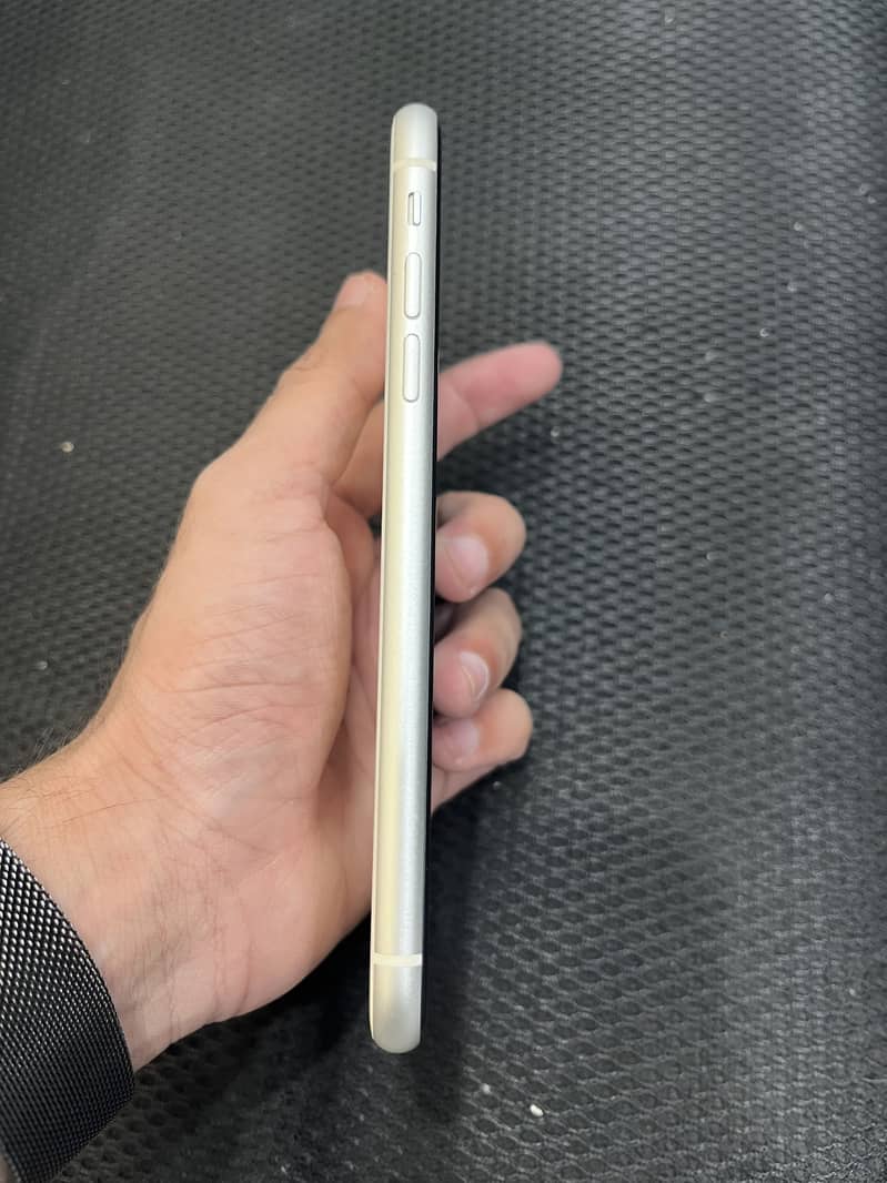 Apple iPhone 11 2