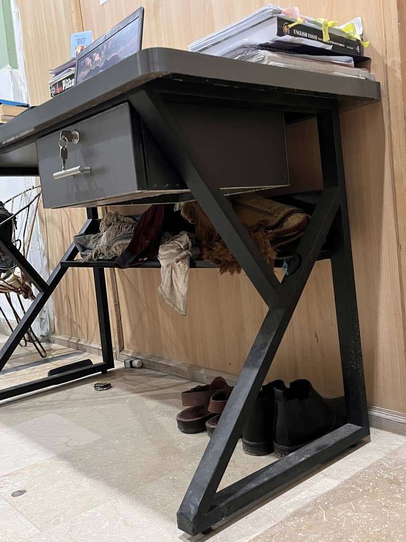 Study Table and chair 3