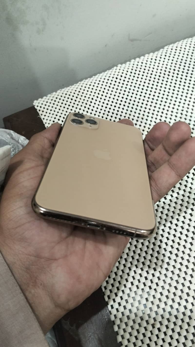 Apple iPhone 11 Pro Max 2