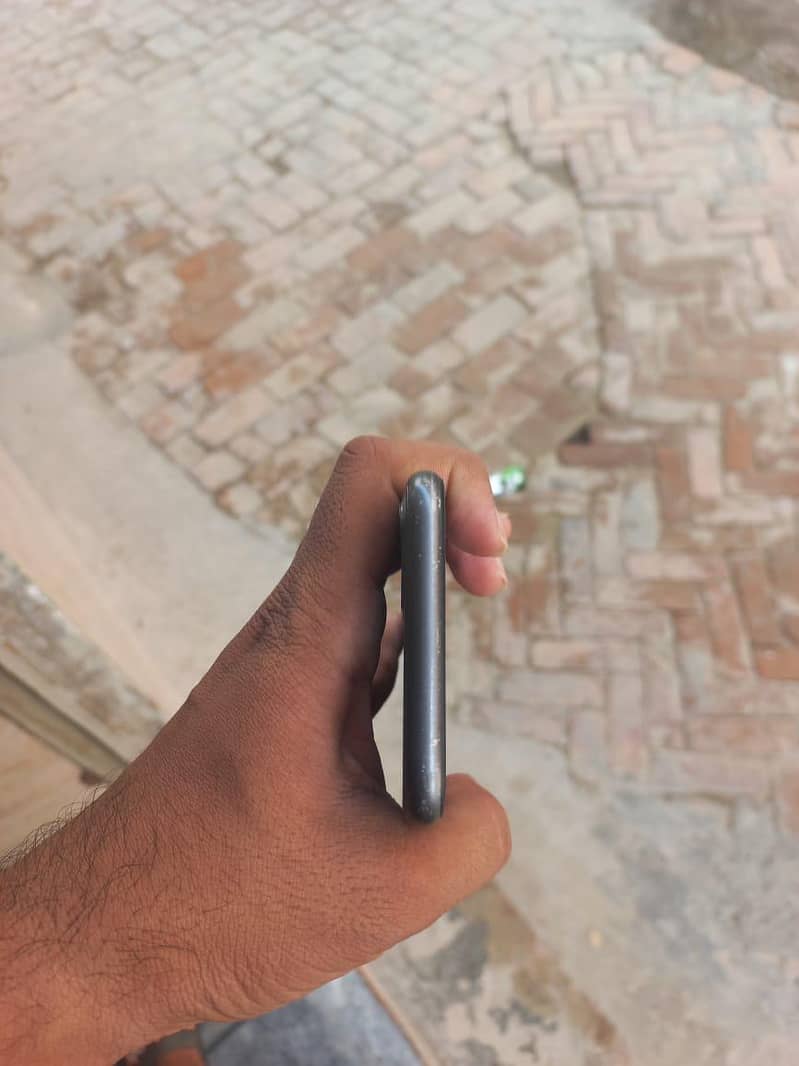 Apple iPhone 11 2