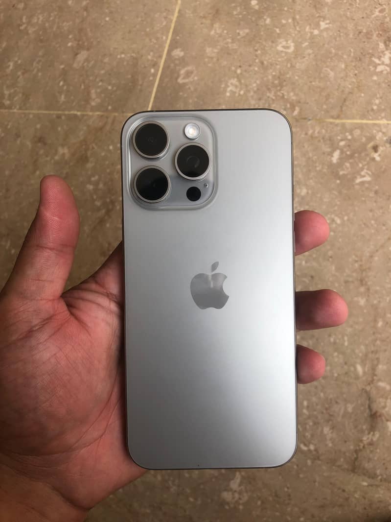 Apple iPhone 15 Pro Max 1