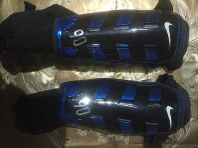 Nike shin pads