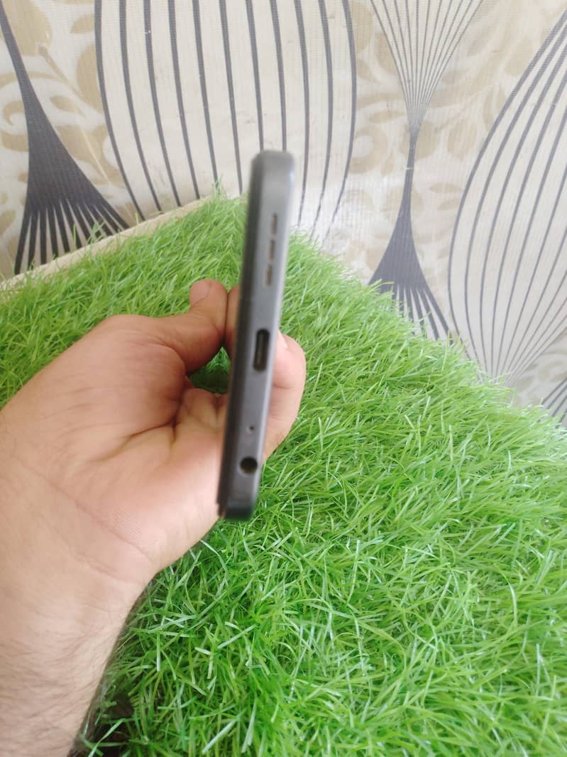 Tecno Spark 40 4