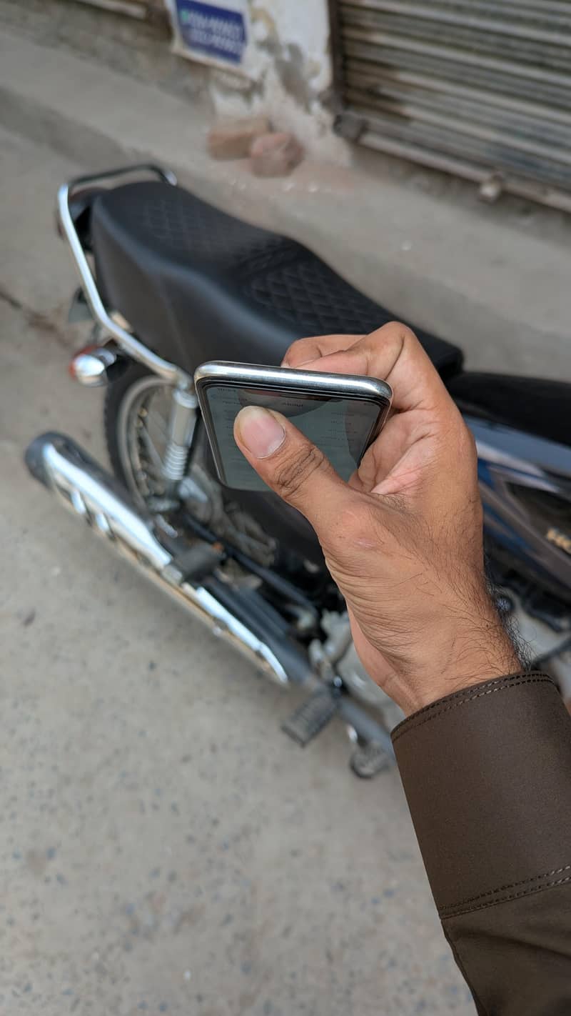 Apple iPhone X 3