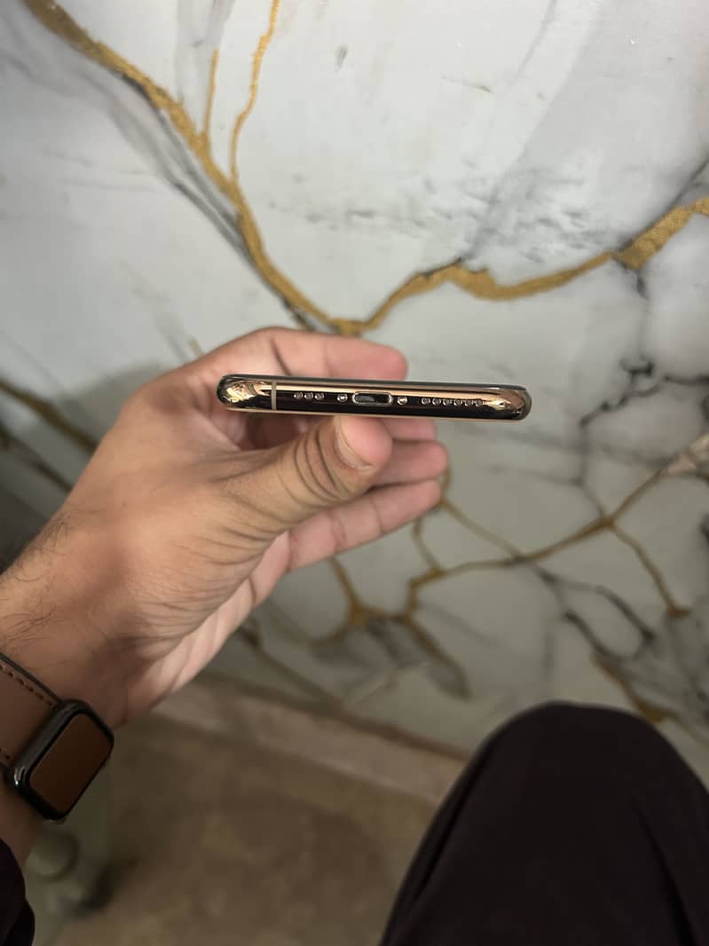 Apple iPhone 11 Pro 2