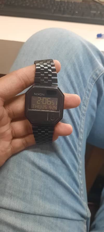 I WANT SELL MY ORIGINAL NIXON WATCH RE-RUN A158 38.5MM COLOUR BLACK