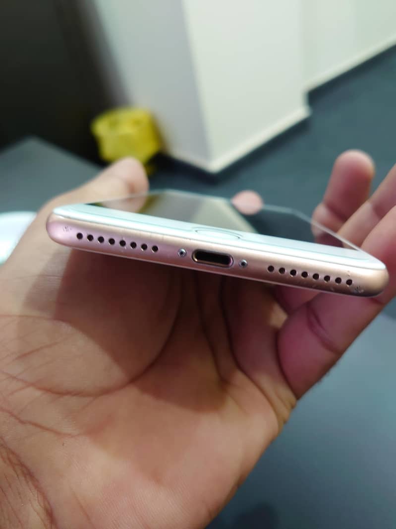 Apple iPhone 8 Plus 1