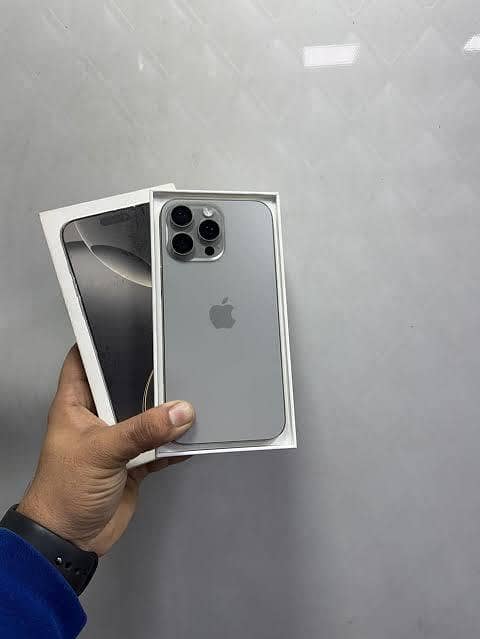 iphone  16 pro max 0