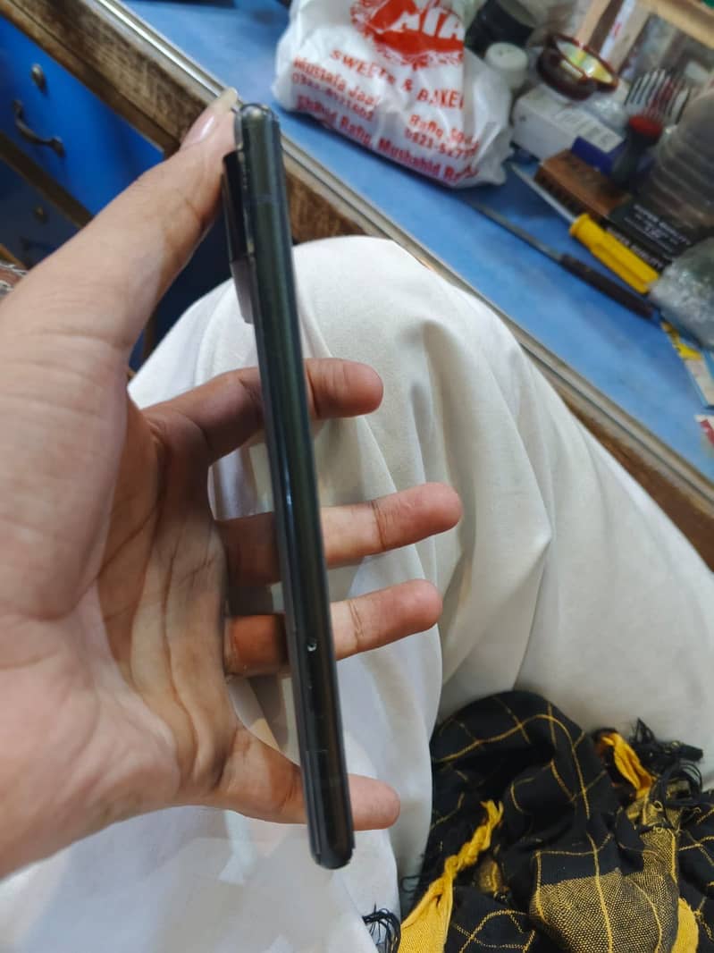 Google Pixel 6 4