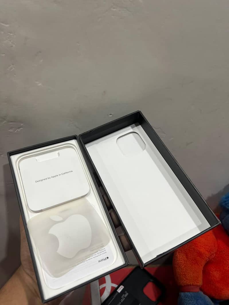 Apple iPhone 13 Pro Max 1