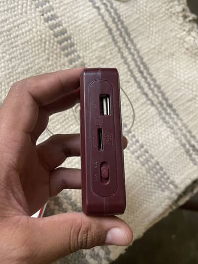 MP3 player (speaker out) nice volume