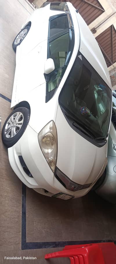 Honda Fit 2011/2016 new tyre. ac v good outer miner tuching