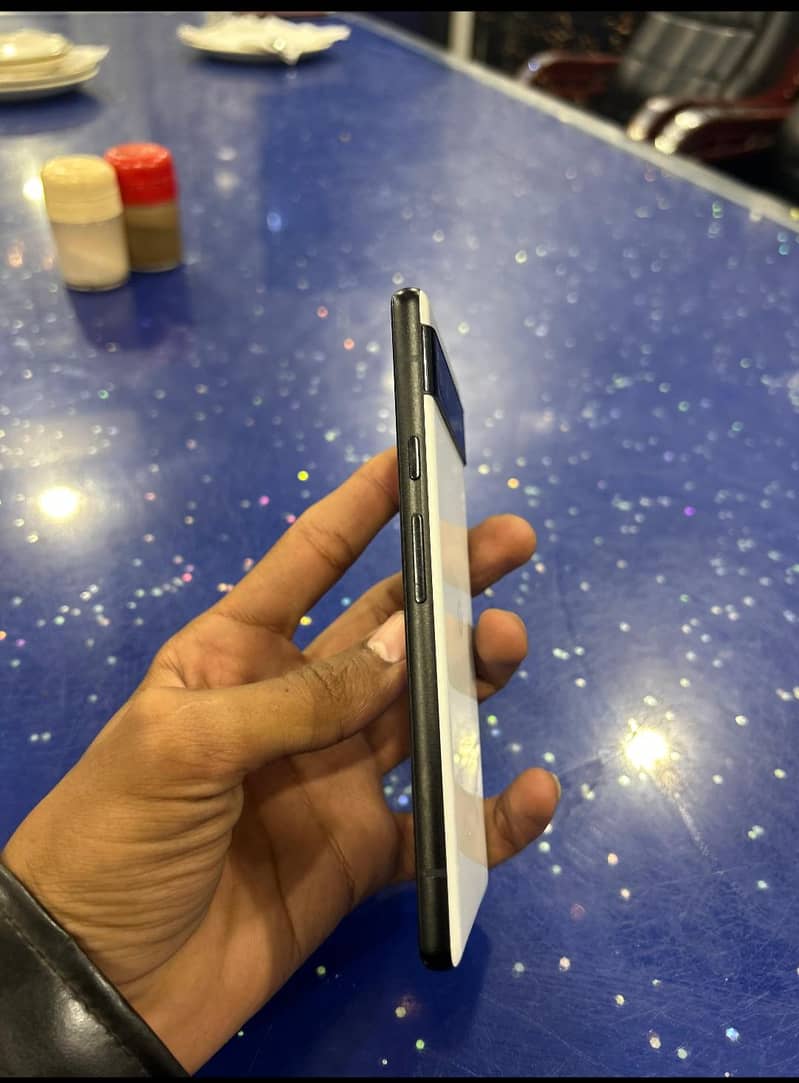 Google Pixel 6a 5
