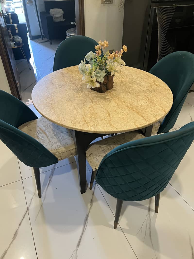 Dining Table with 4 Chairs 0