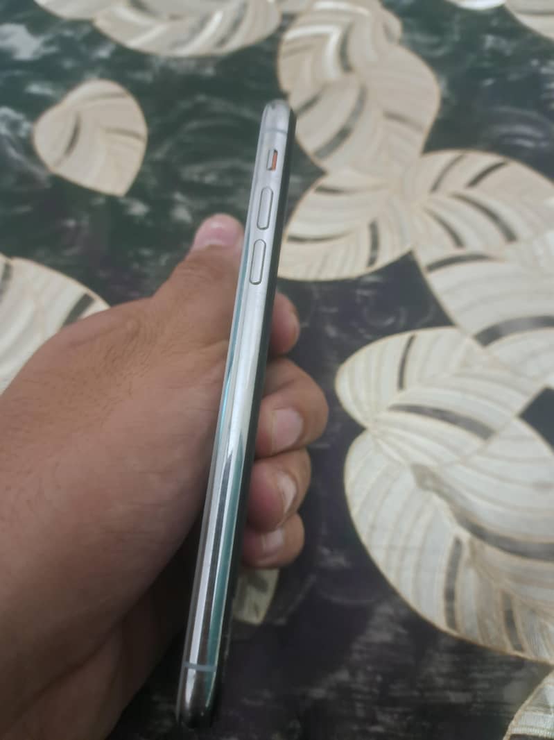 Apple iPhone X 2