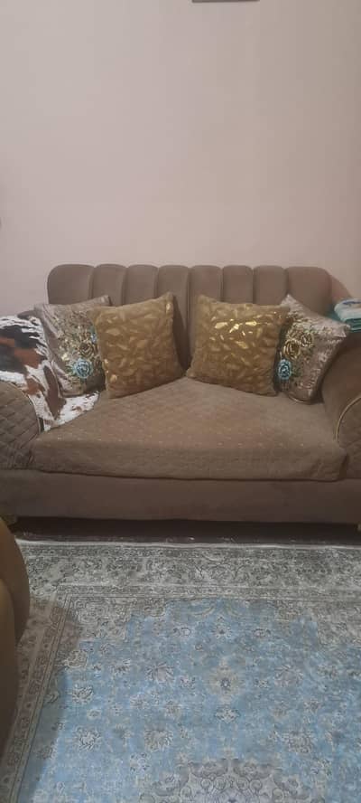 new condition 2 seater molty foam